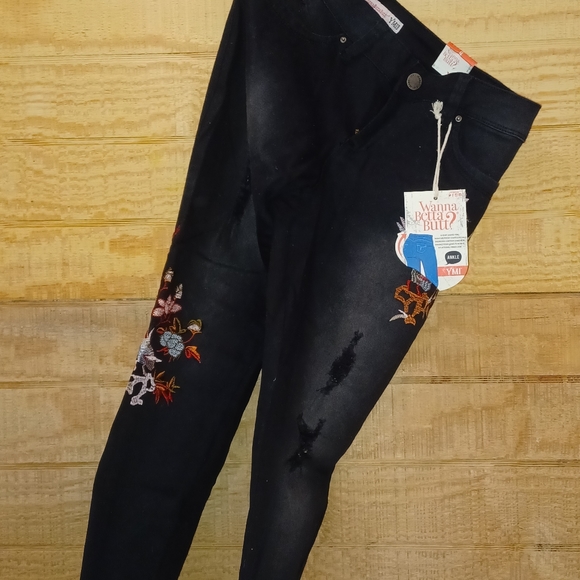 YMI - Picture 3 of 5